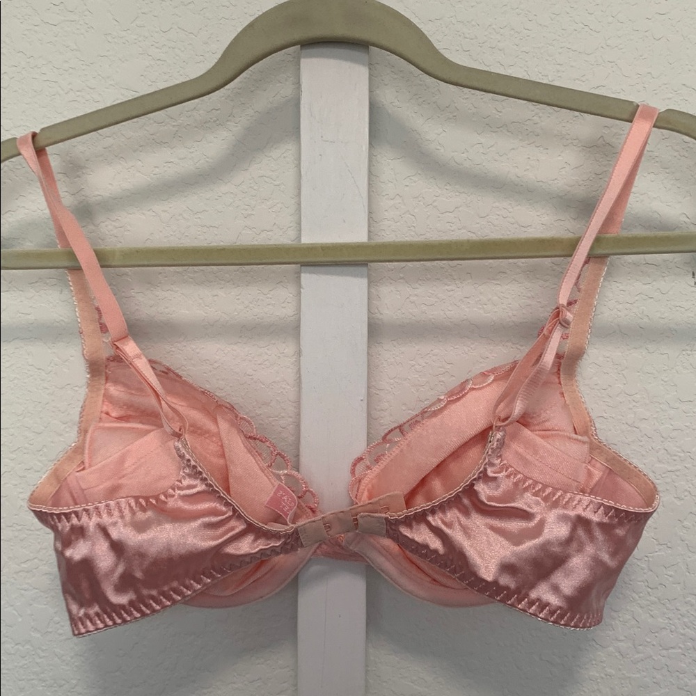 Victoria’s Secret Pink Satin Lace Trim Bra - Picture 4 of 5
